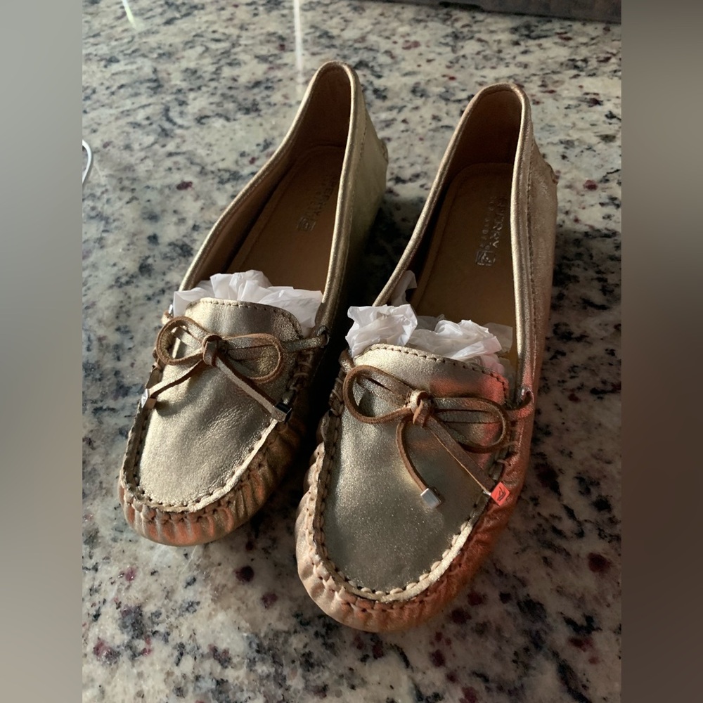 NYT Sperry Platinum Katherine Loafers - Size 6